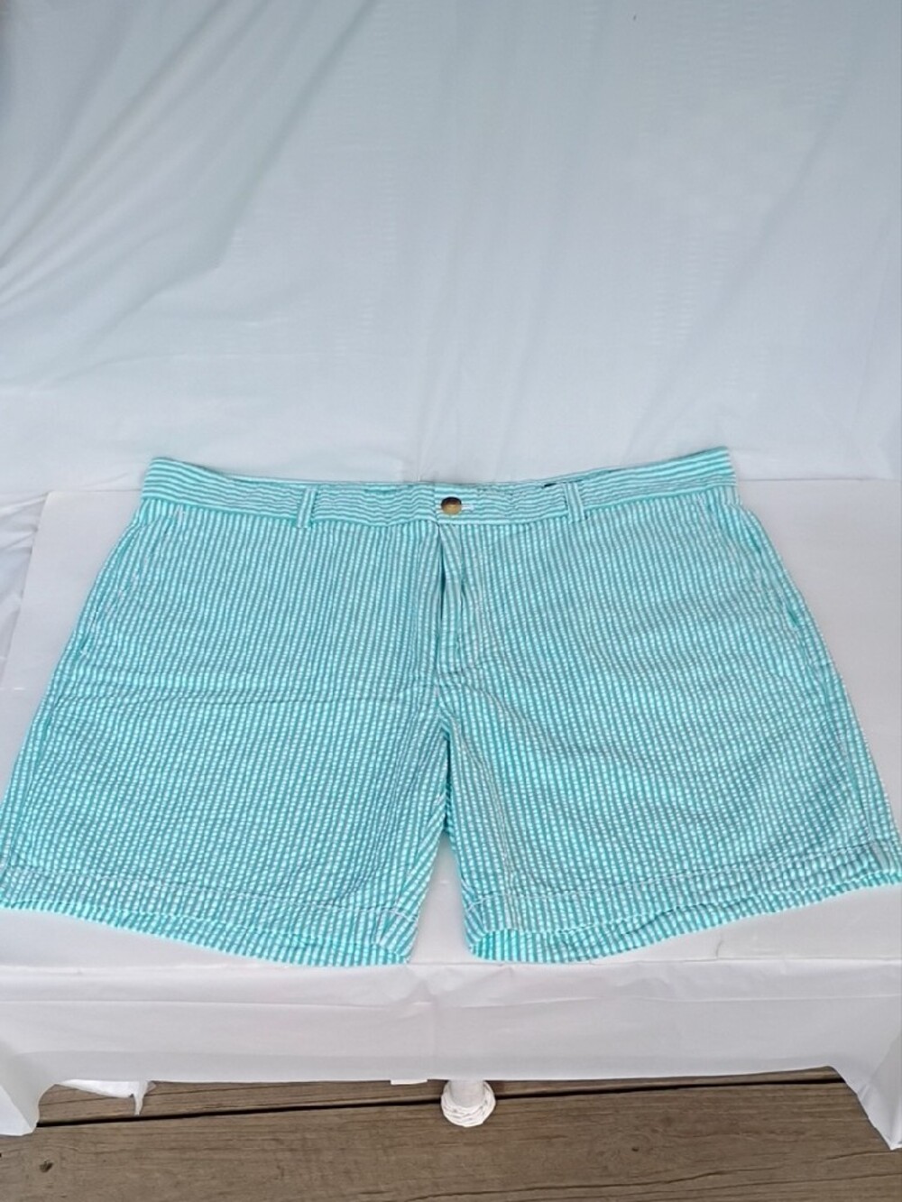 Vineyard Vines light Aqua Seersucker Men Bermudas- Casual Summer Style